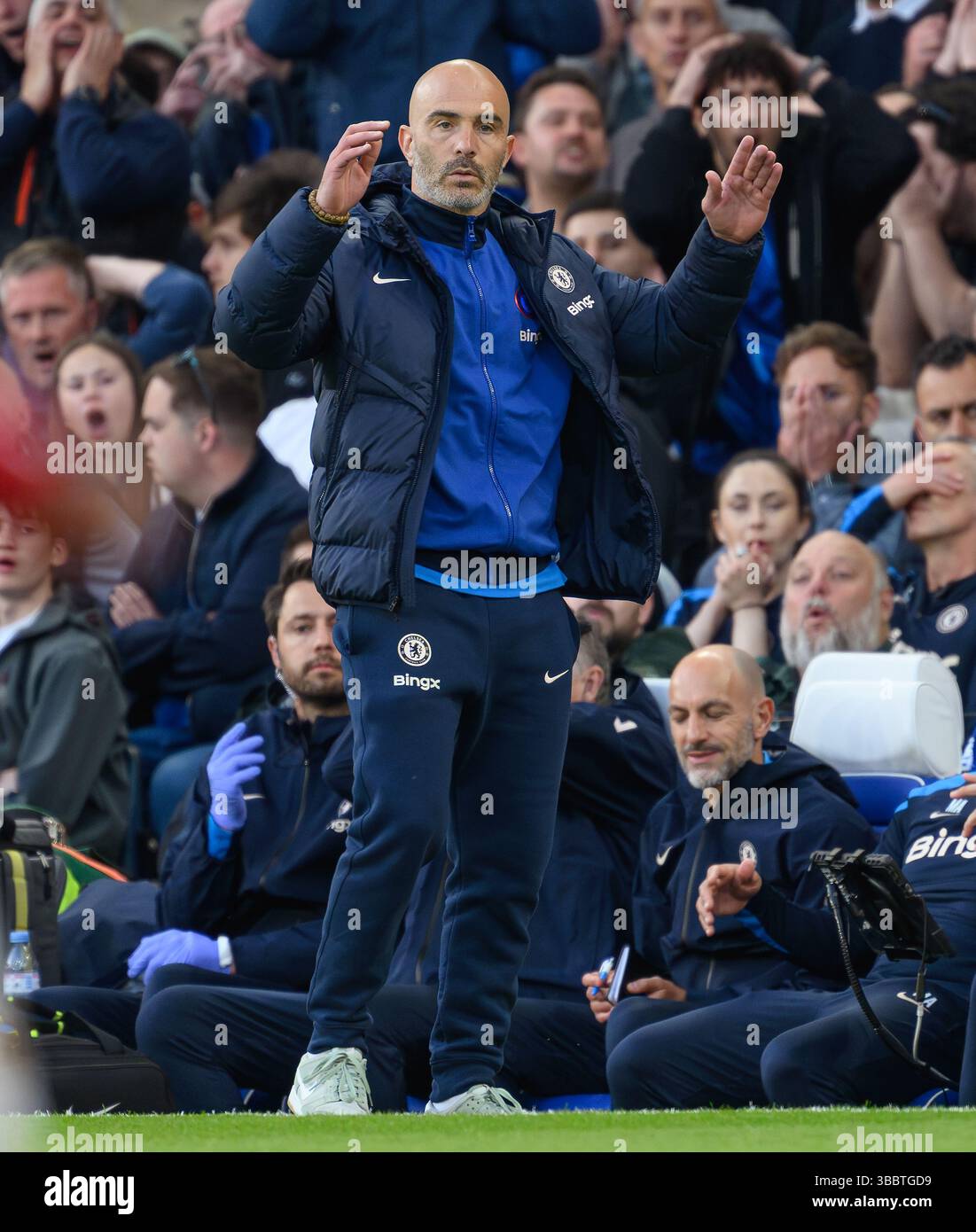 London, Großbritannien. Mai 2025. Chelsea gegen Manchester United - Premier League - Stamford Bridge. Chelsea Manager Enzo Maresca. Bildnachweis: Mark Pain / Alamy Live News Stockfoto