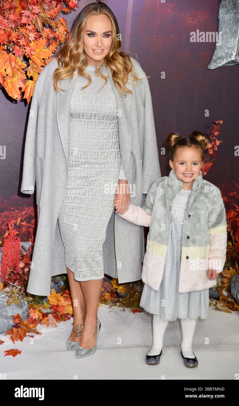 Tamara Ecclestone und Sophia Ecclestone-Rutland. 'Frozen II' - UK Premiere, BFI Southbank, London. UK Stockfoto