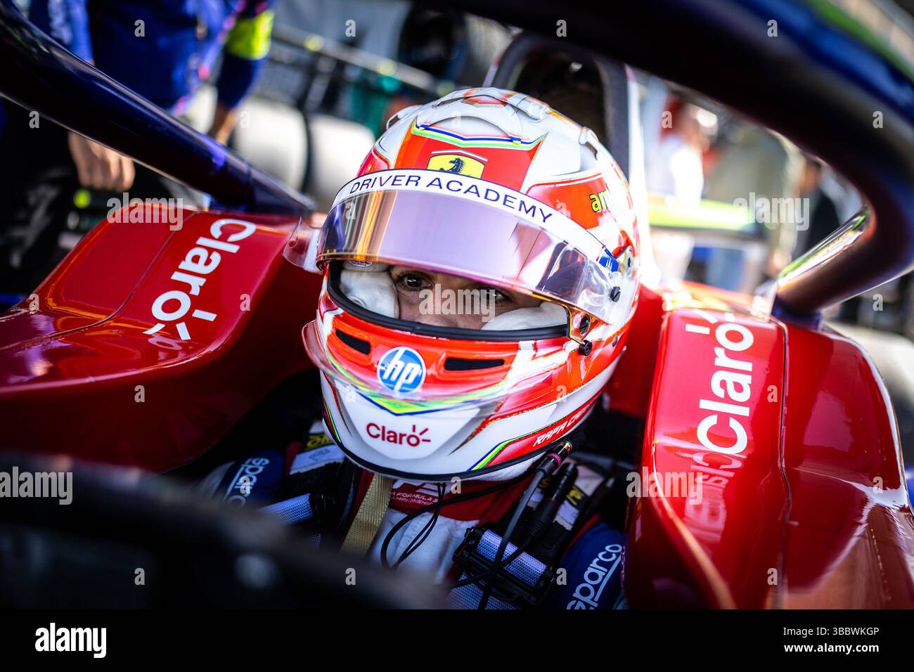 Imola, Italie. Mai 2025. CAMARA Rafael (BH), Trident, Dallara F3 2025, Porträt während der 3. Runde der FIA Formel-3-Meisterschaft 2025 vom 16. Bis 18. Mai 2025 auf dem Autodromo Internazionale Enzo e Dino Ferrari in Imola, Italien - Foto Diederik van der Laan/Dutch Photo Agency/DPPI Credit: DPPI Media/Alamy Live News Stockfoto