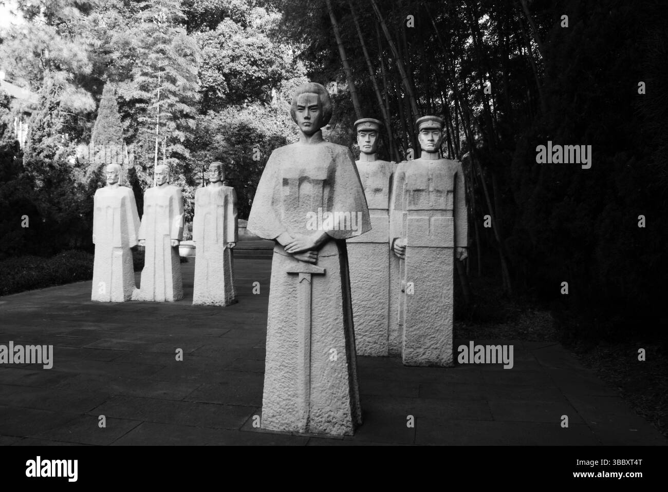 Zhejiang Army Martyrs Memorial – Statuen von Steinsoldaten am Gushan-Grab des Westsees Stockfoto Zhejiang Army Martyrs Memorial – Statuen von Steinsoldaten am Gushan-Grab des Westsees Stockfoto