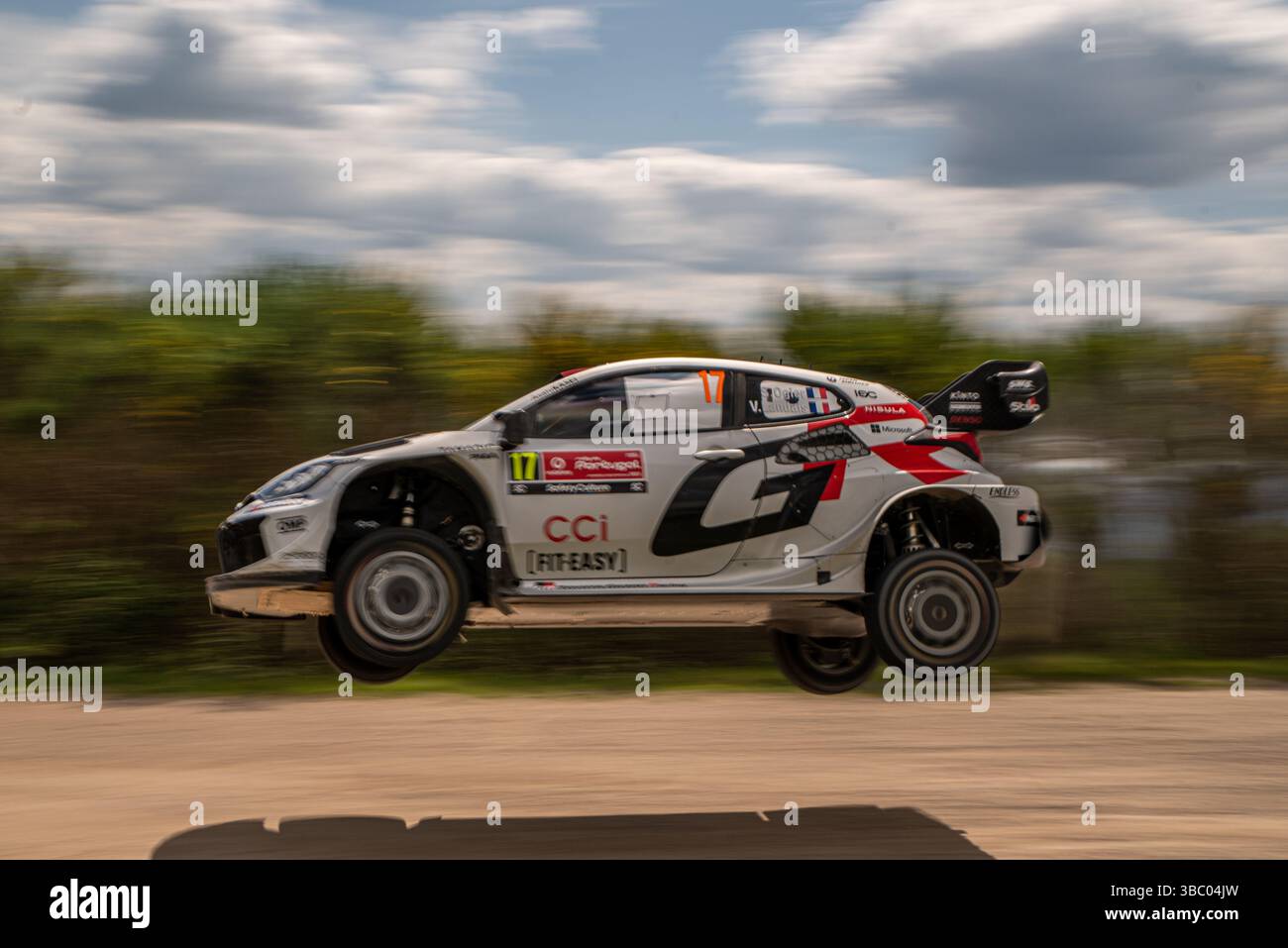 Sébastien OGIER(Fra),Vincent LANDAIS(Fra) auf einer TOYOTA GR Yaris Rally1 eines Teams TOYOTA GAZOO RACING WRT in Aktion während der FIA WRC Vodafone Rallye Portugal in Matosinhos, Portugal, am 17. Mai 2025. Stockfoto