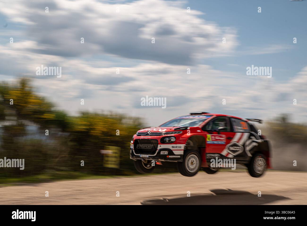 Yohan ROSSEL (Fra), Arnaud DUNAND (Fra) auf einem Citroen C3 eines Teams PH SPORT in Aktion während der FIA WRC Vodafone Rallye Portugal in Matosinhos, Portugal, am 17. Mai 2025. Stockfoto