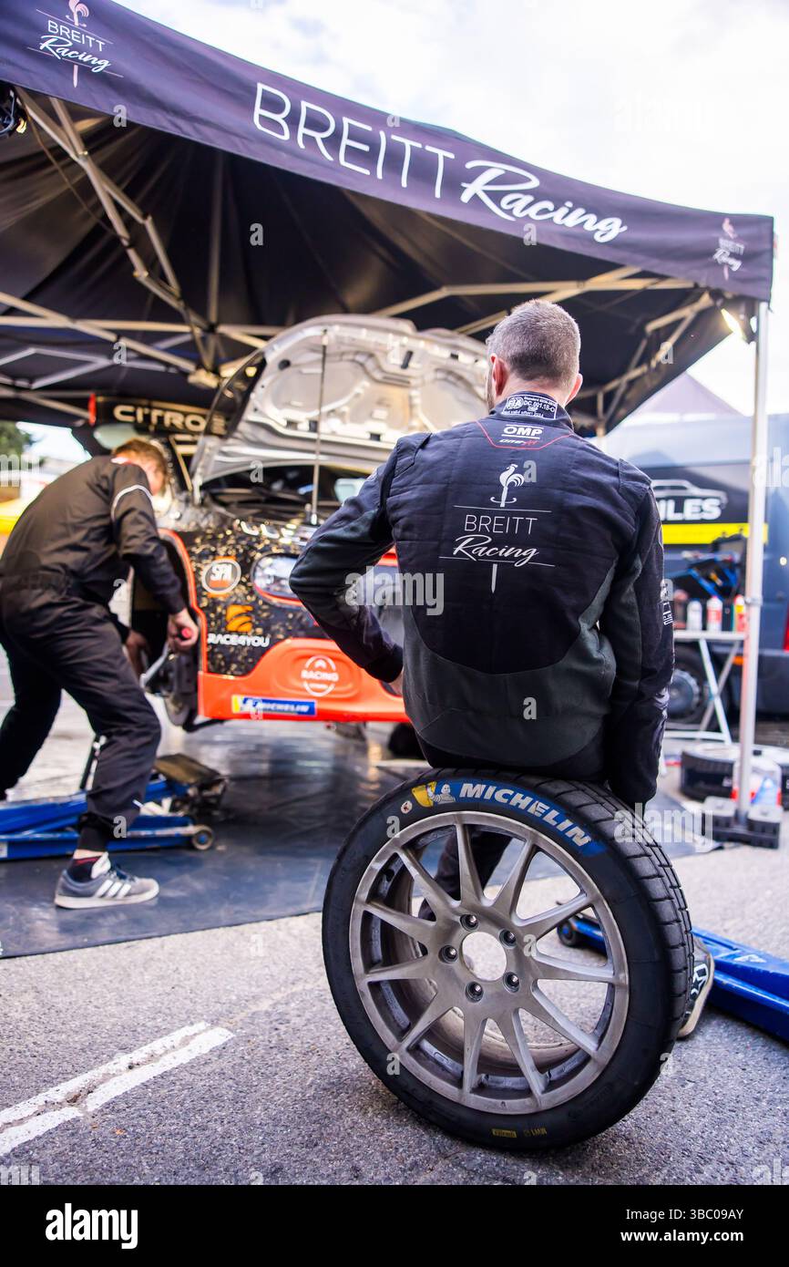 Antibes, Frankreich. Mai 2025. BREITTMAYER Emile, THOMAS Alexis, Citroen C3 Rally2, PH Sport von Minerva Oil, Porträt während der Rallye d'Antibes 2025 - Côte d'Azur, 3. Runde des Championnats de France des Rallyes 2025, 17. Bis 18. Mai 2025 in Antibes, Frankreich - Foto Bastien Roux/DPPI Credit: DPPI Media/Alamy Live News Stockfoto