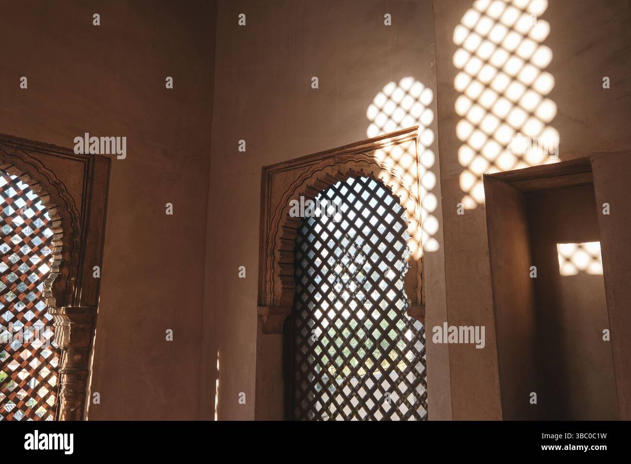 Bögen am Palacio de dar al-Horra, Granada, Spanien Stockfoto