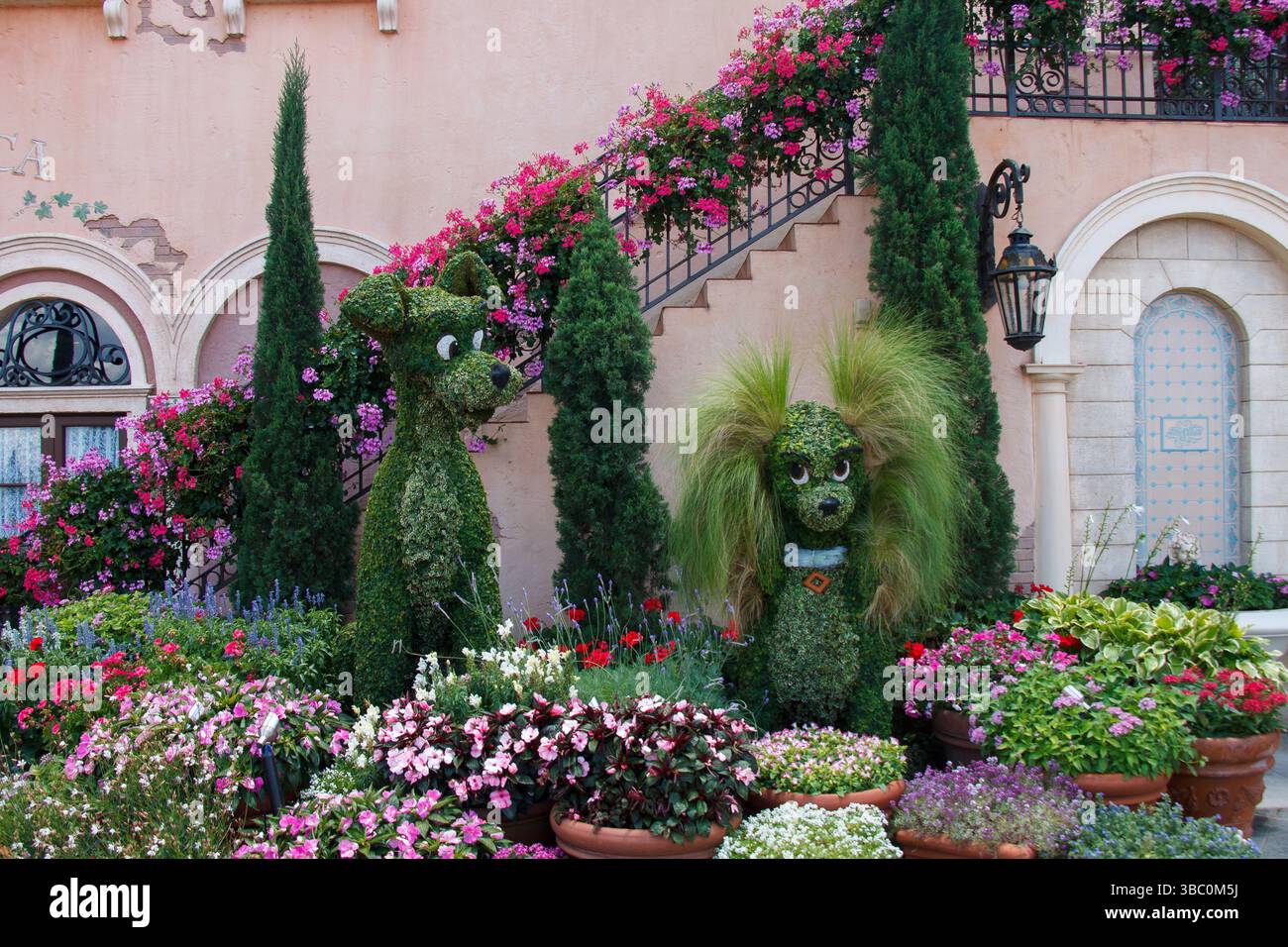 Die Dame und der Tramp im italienischen pavillon im Epcot Vergnügungspark, Disney World, Orlando, Florida. Stockfoto
