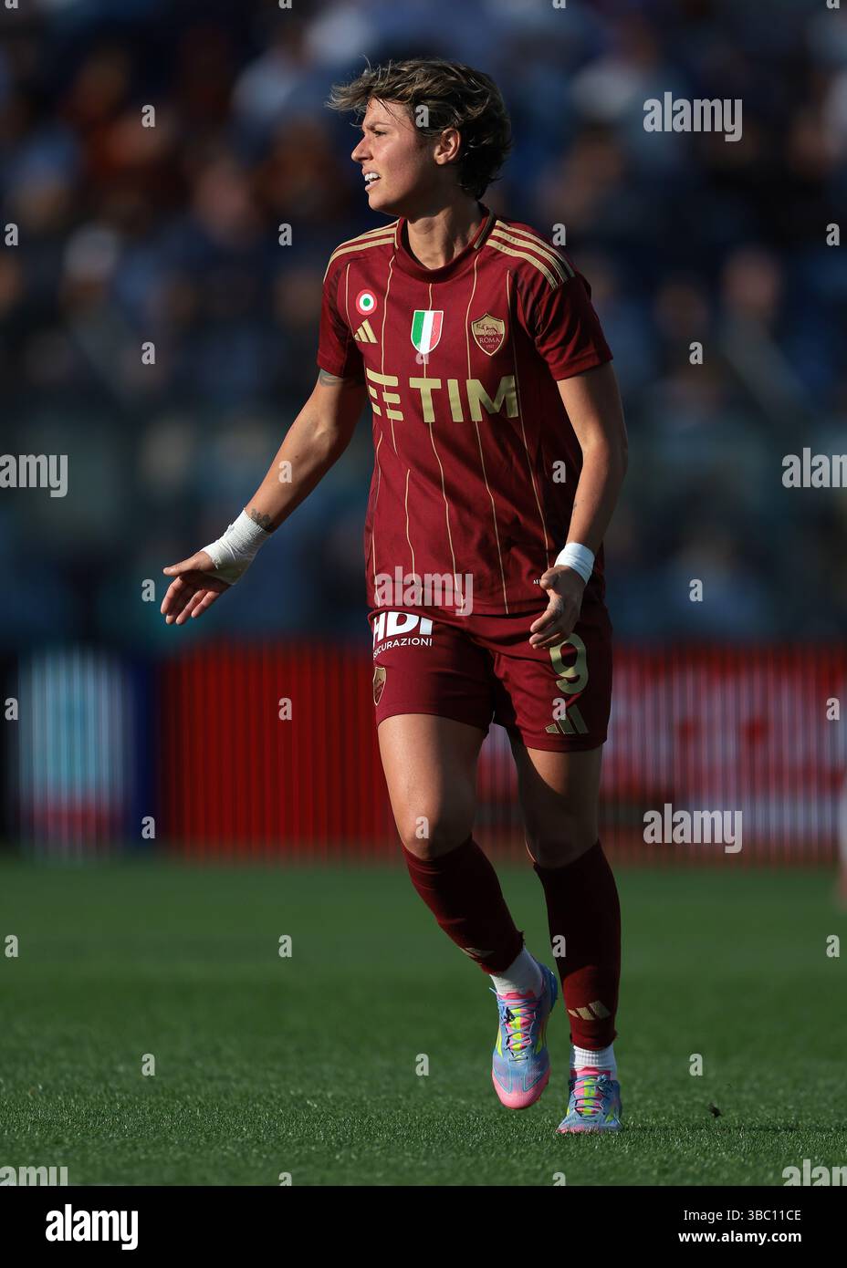 Como, Italien. Mai 2025. Valentina Giacinti von AS Roma blickt beim Endspiel Juventus gegen AS Roma Coppa Italia im Stadio Giuseppe Sinigaglia, Como, an. Der Bildnachweis sollte lauten: Jonathan Moscrop/Sportimage Credit: Sportimage Ltd/Alamy Live News Stockfoto