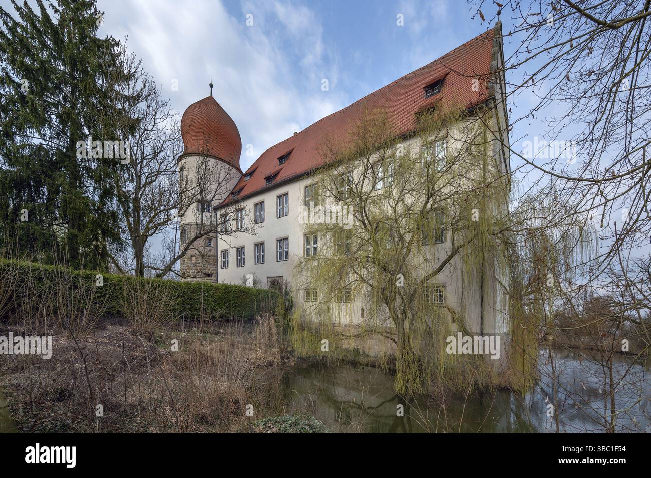 Wasserschloss, ursprünglich ein Herrenhaus, zwischen 1612 und 1618 in ein Renaissanceschloss umgewandelt, Neuhaus, Mittelfranken, Bayern, Deutschland, Euro Stockfoto