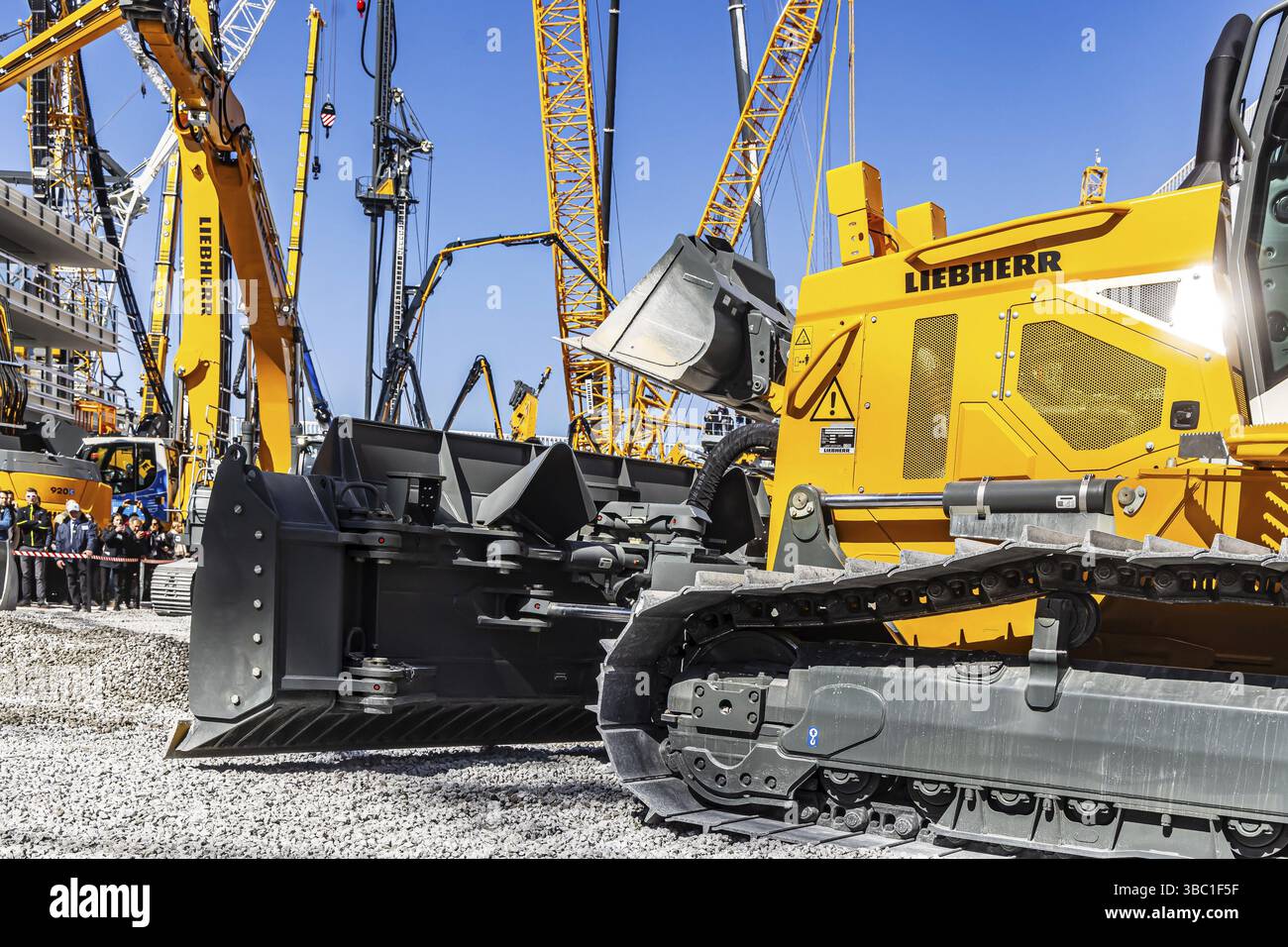 Präsentation autonomer Fahrzeuge. BAUMA München, 34. Weltleitmesse für Baumaschinen, Baustoffmaschinen, Bergbaumaschine Stockfoto