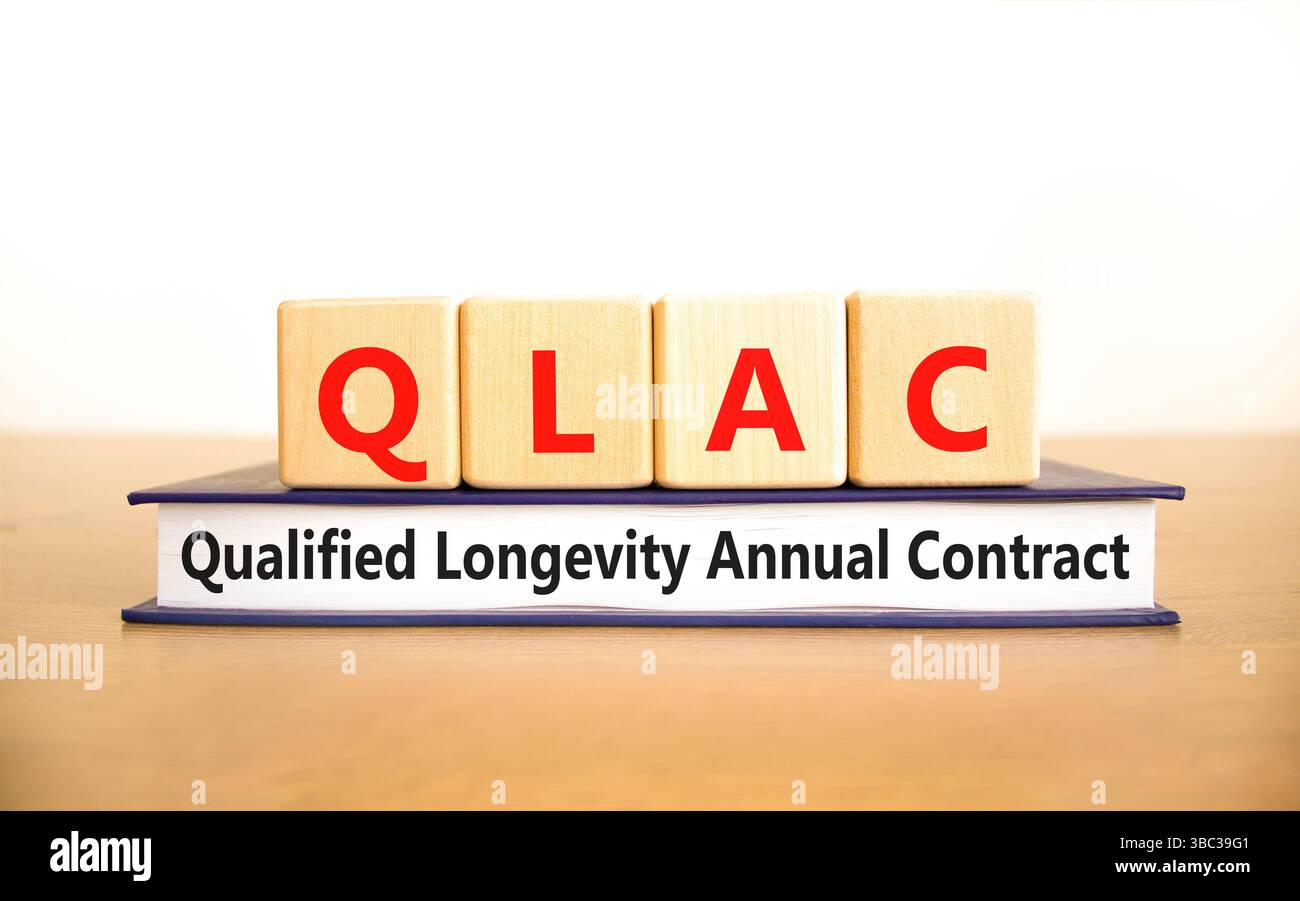 QLAC-Symbol. Concept Word QLAC qualifizierte Langlebigkeitsrenuity Contract auf schönen Holzblöcken. Schöner weißer Hintergrund. Business QLAC qualifiziert Lo Stockfoto QLAC-Symbol. Concept Word QLAC qualifizierte Langlebigkeitsrenuity Contract auf schönen Holzblöcken. Schöner weißer Hintergrund. Business QLAC qualifiziert Lo Stockfoto