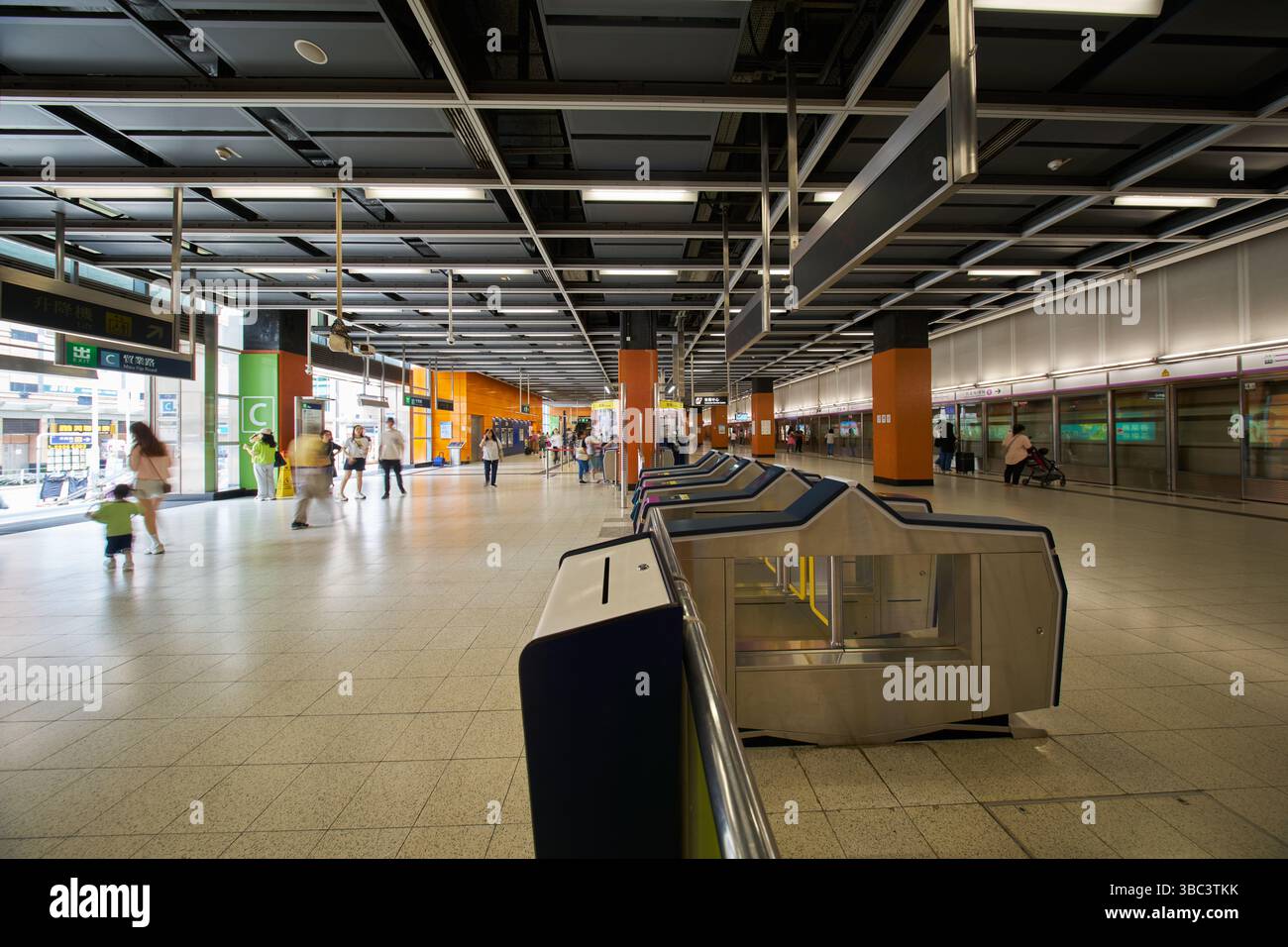 MTR-Station Po Lam, Mai 2025. Stockfoto