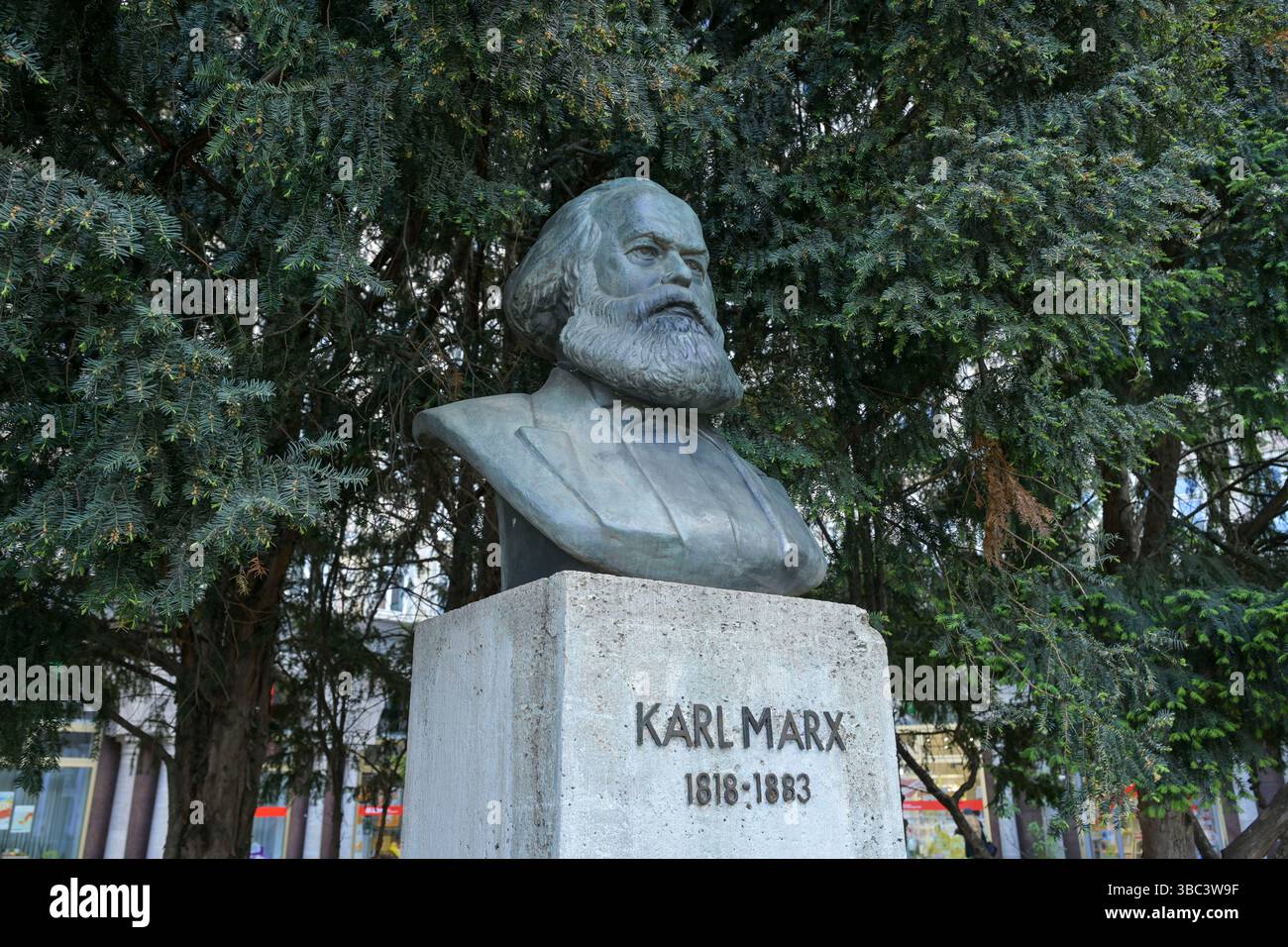 Karl-Marx-Denkmal, Strausberger Platz, Friedrichshain, Berlin, Deutschland Stockfoto