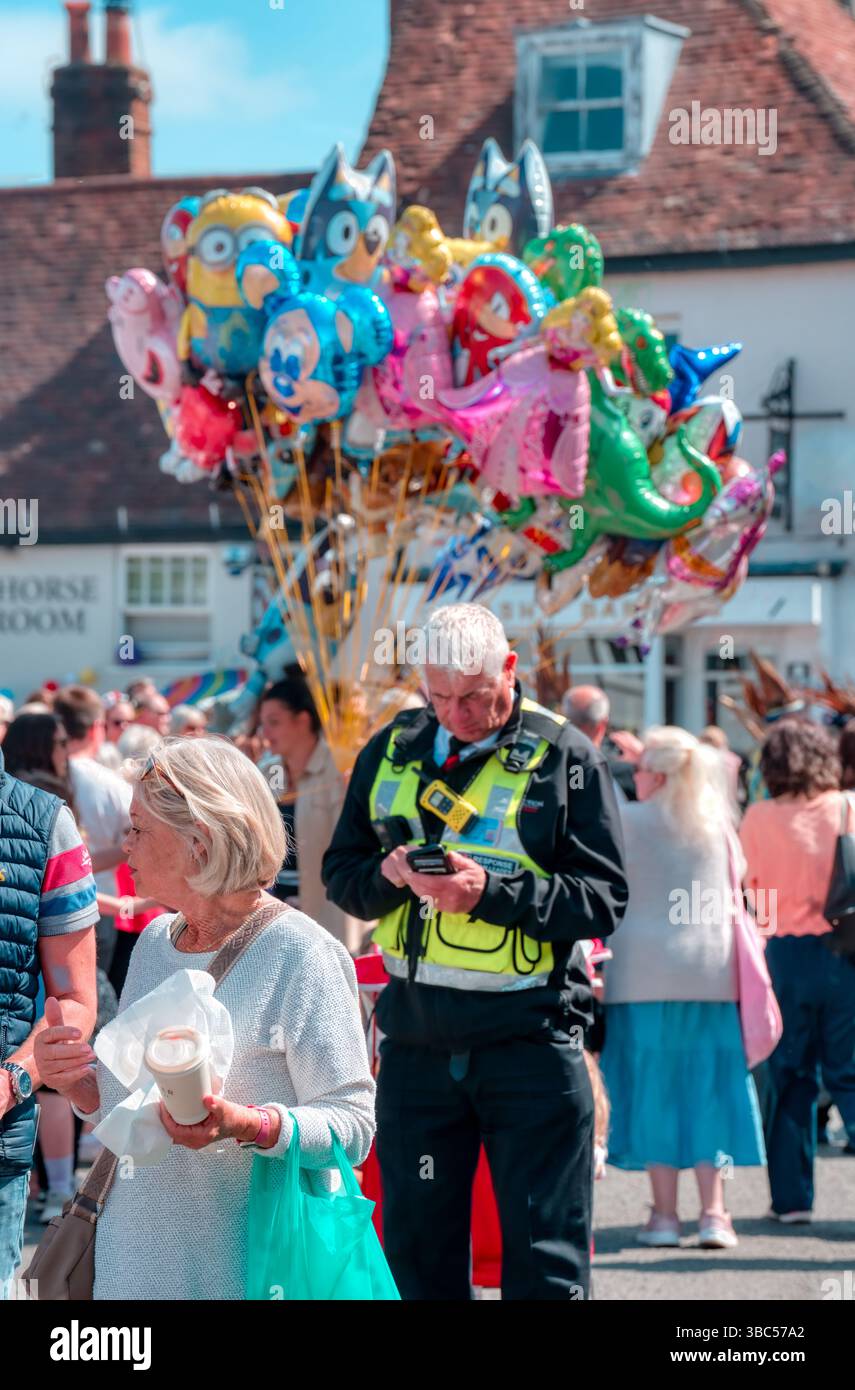 Sicherheitsbeauftragter bei der Arbeit, Alresford Watercress Festival, Alresford, Hampshire, Großbritannien Stockfoto