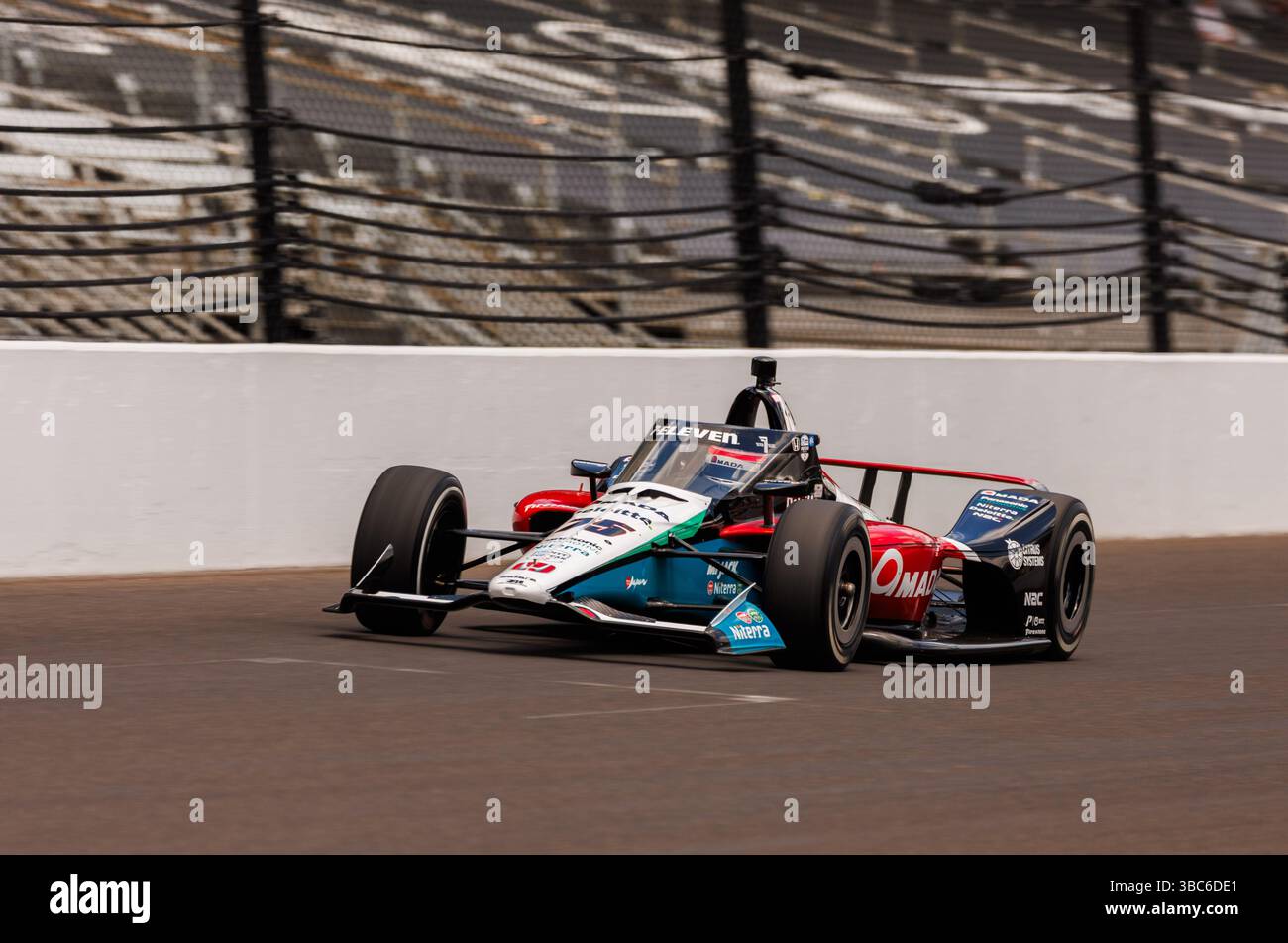 Indianapolis, Usa. Mai 2025. Takuma Sato von Rahal Letterman Lanigan Racing Honda während der Qualifikation für die NTT IndyCar Series 109. Lauf der Indianapolis 500 auf dem Indianapolis Motor Speedway. Quelle: SOPA Images Limited/Alamy Live News Stockfoto