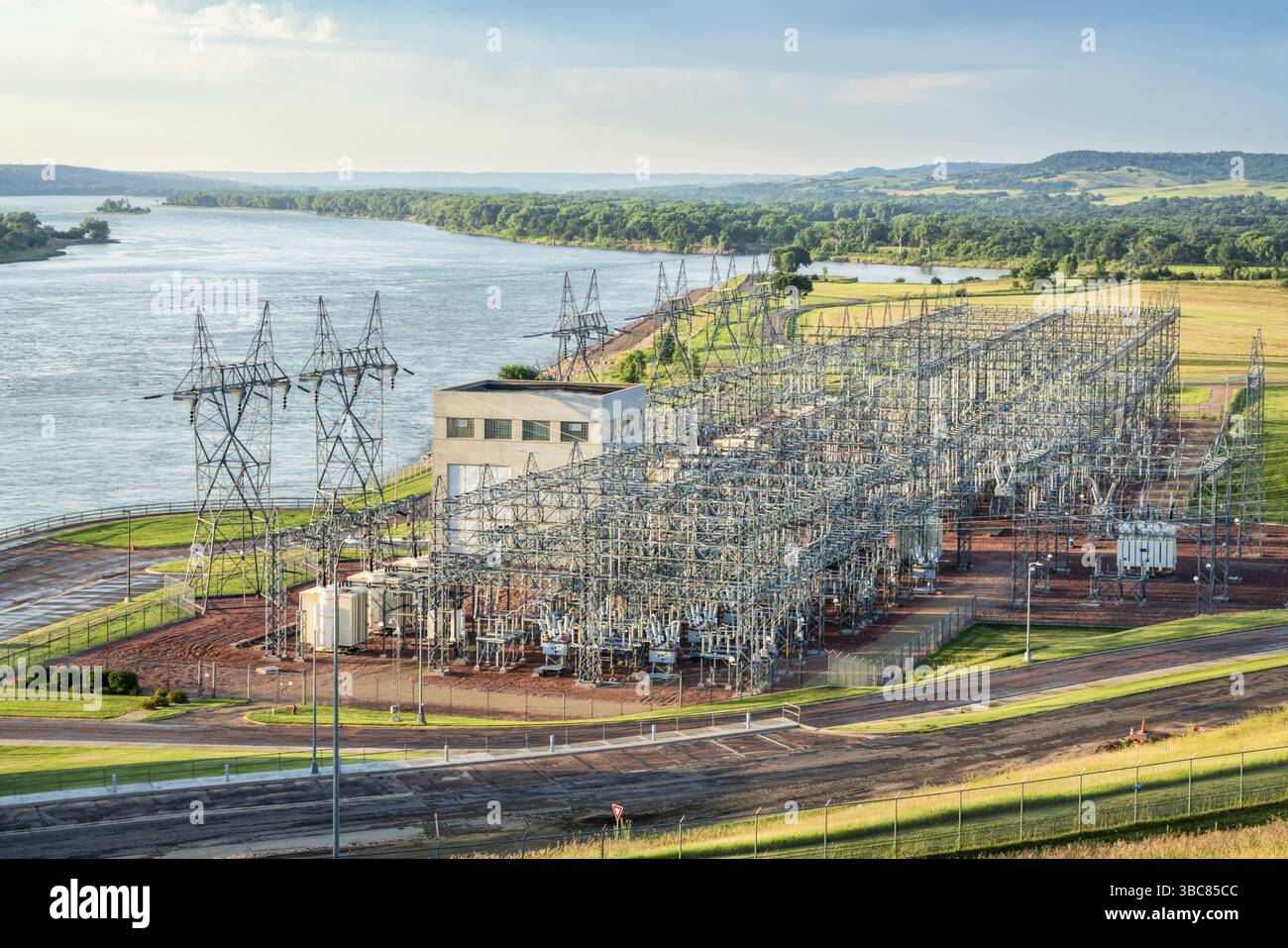 Verschiebebahnhof von Fort Randall Dam Kraftwerk am Missouri River in South Dakota Stockfoto