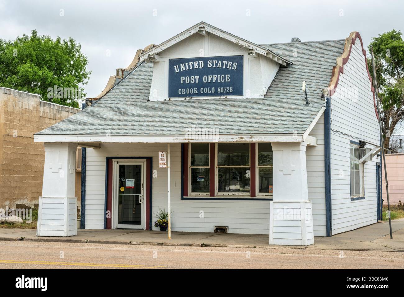 Crook, CO, USA - 28. Mai 2018: US Post Office in einer kleinen ländlichen Stadt im Osten Colorados Stockfoto