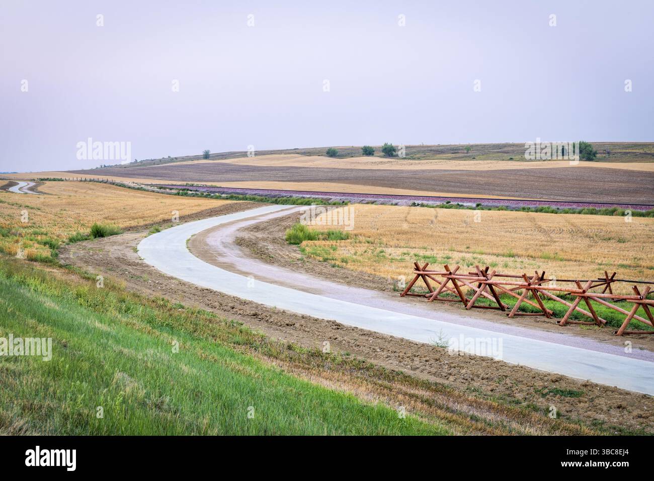Neu errichtete regionale Trail - Longview Trail anschließen Loveland und Fort Collins Colorado entlang der nördlichen Ausläufern Stockfoto
