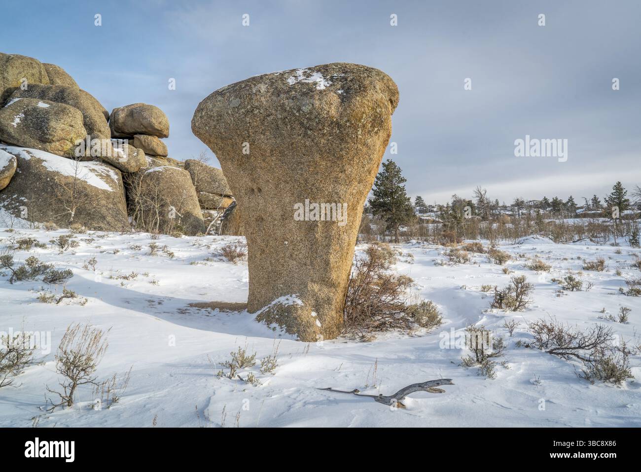 Granitgestein in der Vedauwoo Recreation Area, Wyoming, bekannt als Land of the Earthborn Spirit, Winterlandschaft Stockfoto
