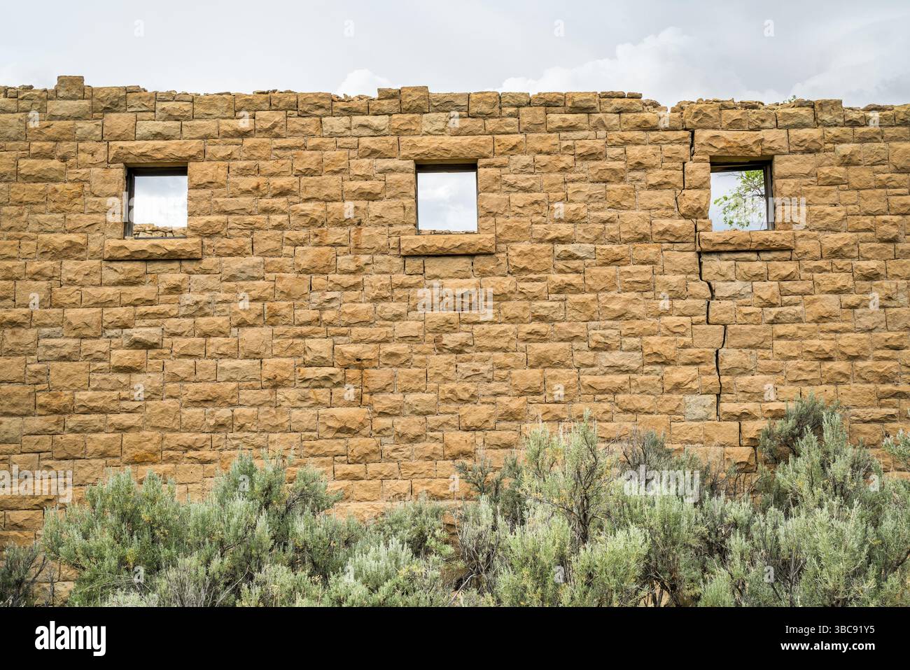 Ruinen von Kohle Bergbau Firma Gemischtwarenladen in der Geisterstadt Sego im Buch Klippen Bereich der östlichen Utah Stockfoto