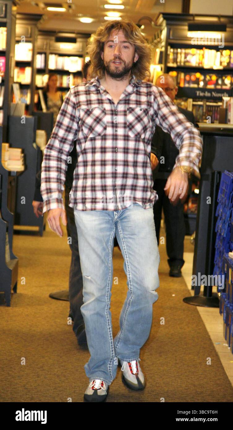 Justin Lee Collins bei einer Unterzeichnung seines neuen Buches „Good Times“ in Waterstones in Kent am 22. September 2009 Stockfoto