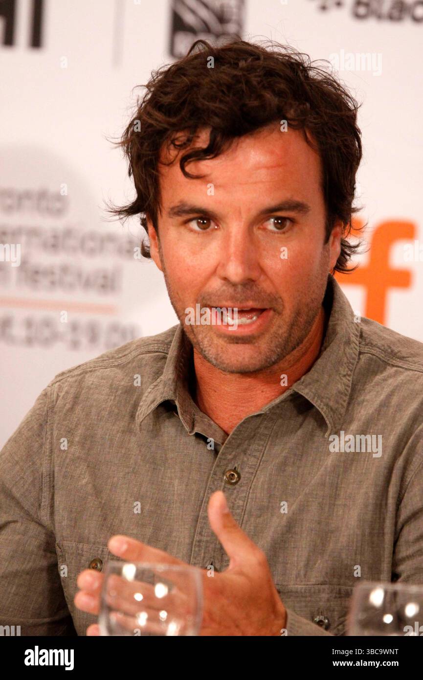 Emmett Malloy bei der Pressekonferenz für "White Stripes: Under the Great White Northern Lights" beim Toronto International Film Festival in Kanada - 18. September 2009 Stockfoto Emmett Malloy bei der Pressekonferenz für "White Stripes: Under the Great White Northern Lights" beim Toronto International Film Festival in Kanada - 18. September 2009 Stockfoto