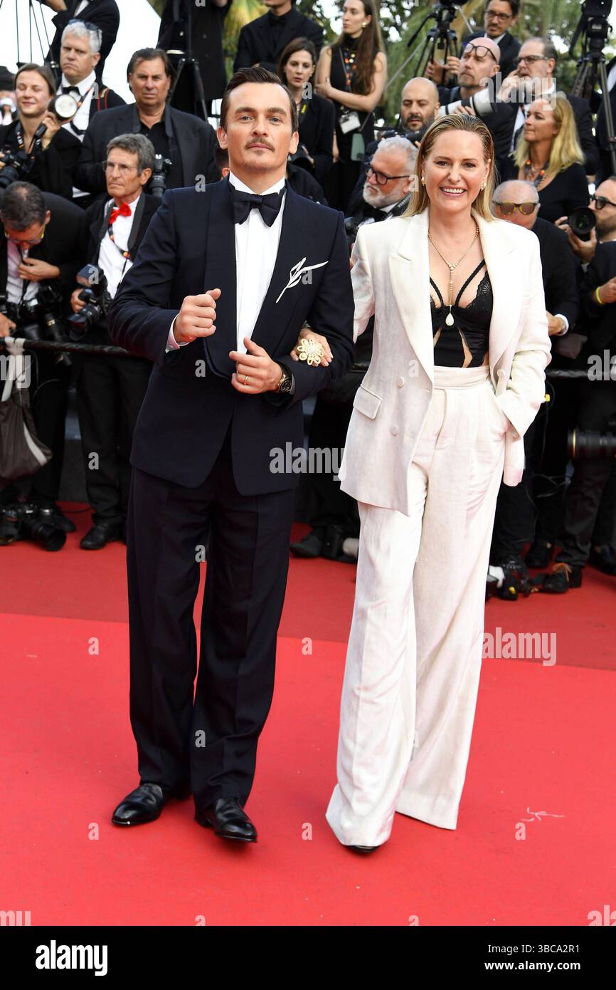 Rupert Friend und Aimee Mullins bei der Phoenizische Meisterstreich / The Phoenician Scheme Film Premiere am 18.05.2025 im Rahmen vom 78. Filmfestival in Cannes phönizisches Meisterstreich Filmpremiere in Cannes *** Rupert Friend und Aimee Mullins bei der phönizischen Scheme Filmpremiere am 18. 05 2025 beim Filmfestival 78 in Cannes phönizisches Scheme Filmpremiere in Cannes Stockfoto