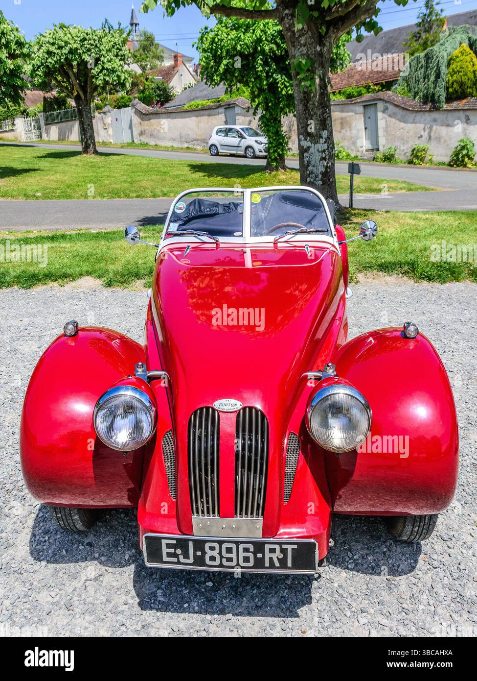 Zweisitziges Cabriolet-Cabrio von Burton, hergestellt in den Niederlanden bei einem Oldtimer-Treffen in Preuilly-sur-Claise, Indre-et-Loire (37), Frankreich. Stockfoto