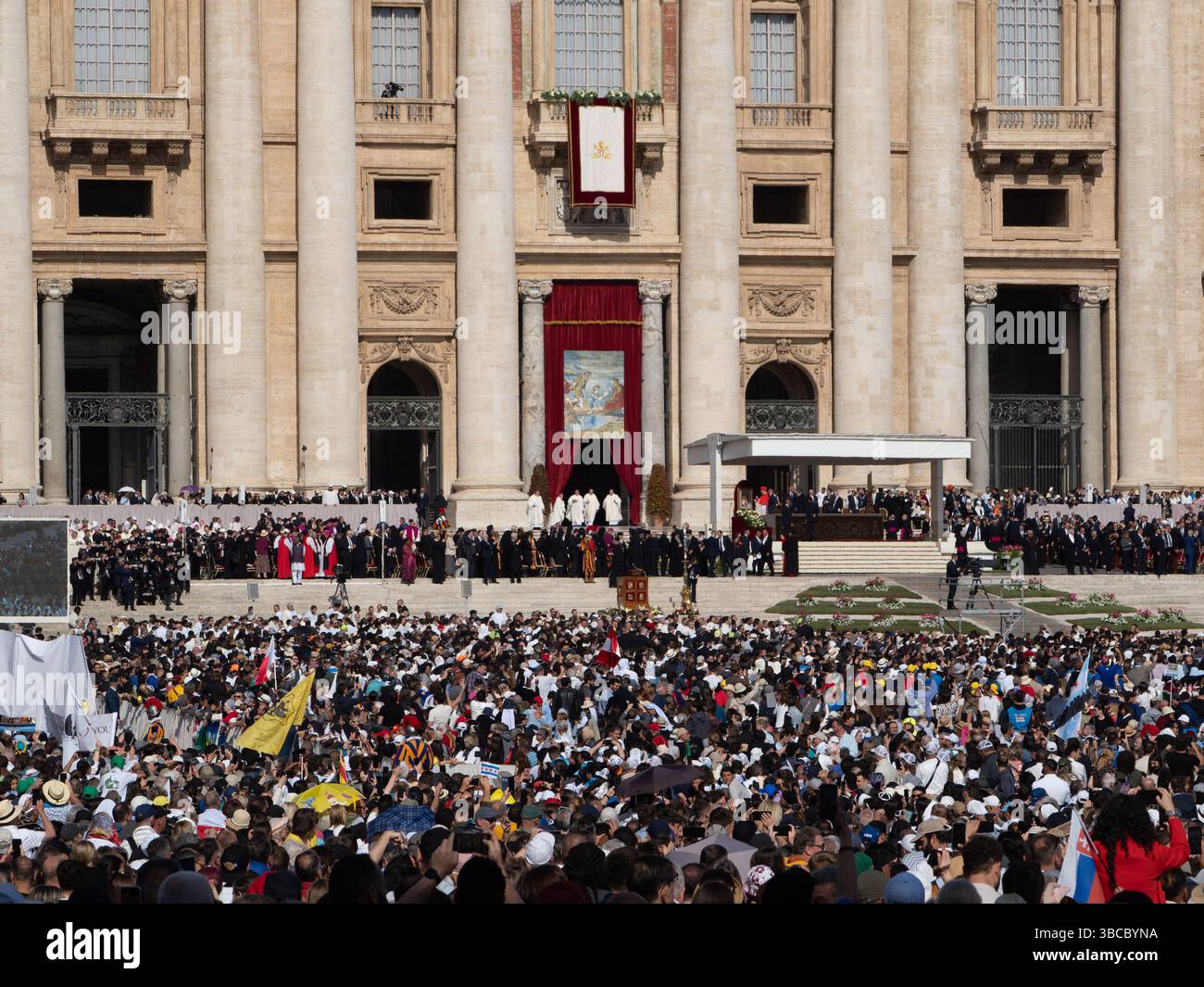 Vorbereitung der Eröffnungsmesse des Pontifikats von Papst Leo XIV Stockfoto