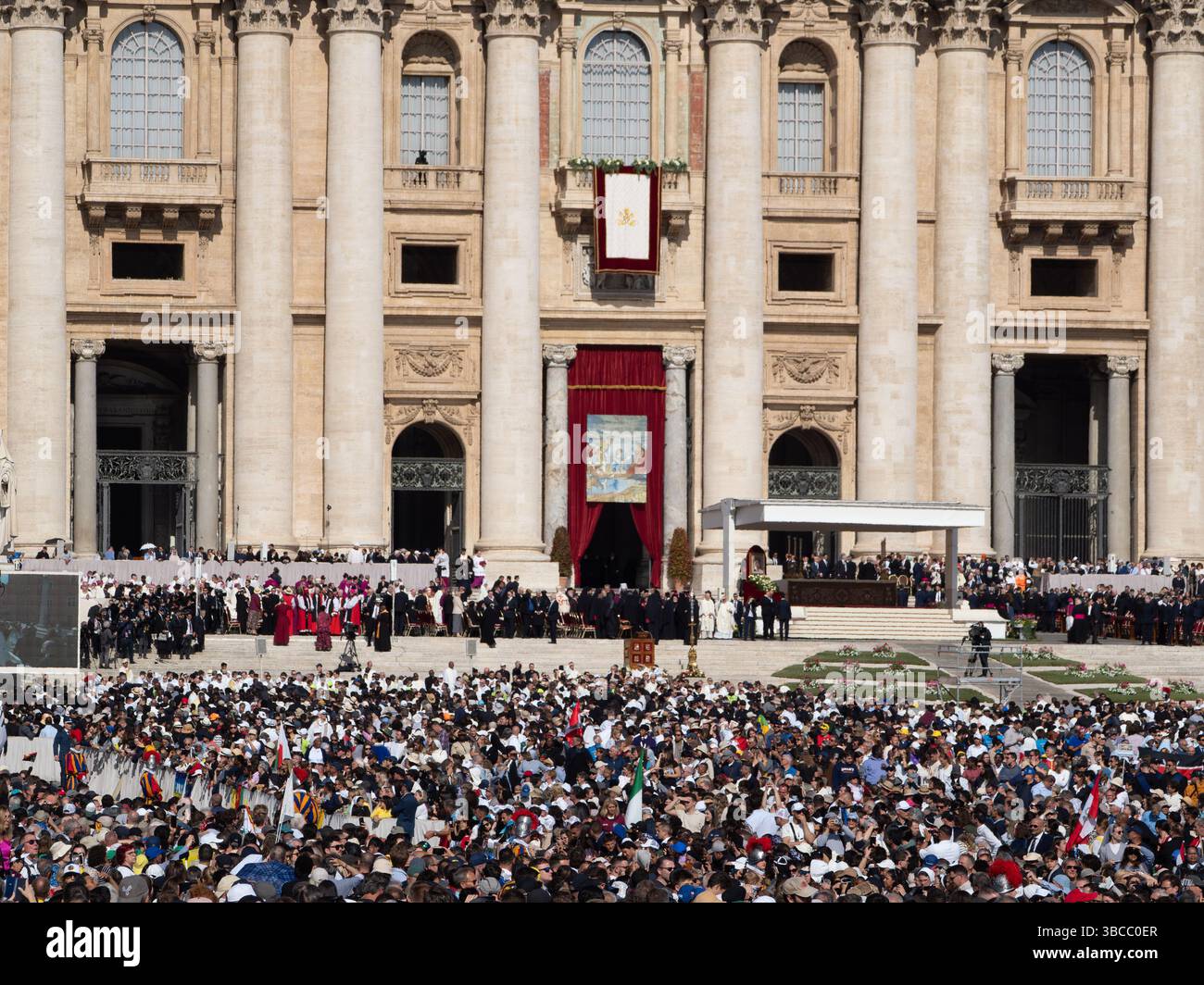 Vorbereitung der Eröffnungsmesse des Pontifikats von Papst Leo XIV Stockfoto