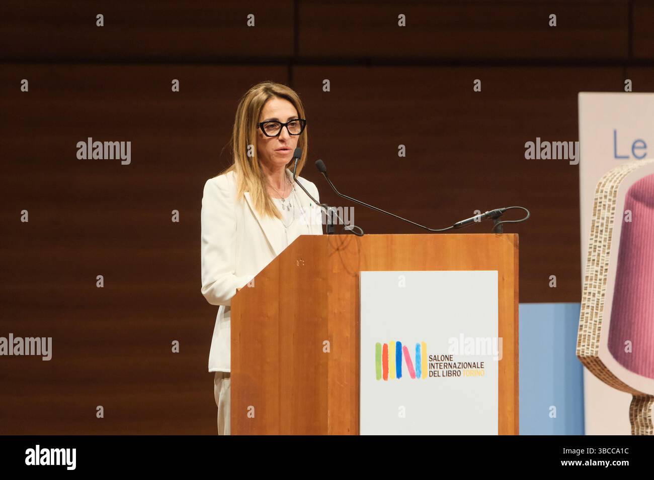 Turin, Italien. Mai 2025. Turiner Buchmesse Elena Chiorino Regional Councillor - Region Piemont. Councillor for Work, Education, Training and Right to University Study Credit: Independent Photo Agency/Alamy Live News Stockfoto