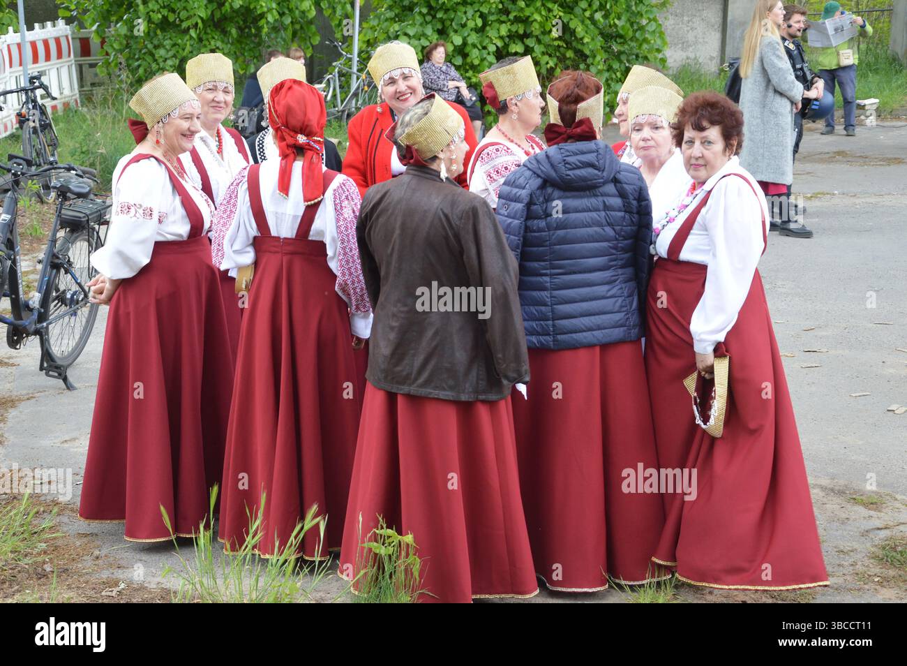 Berlin, Deutschland - 8. Mai 2025 - Kommunisten treffen sich vor dem Museum Berlin-Karlshorst zum 80. Jahrestag der deutschen Kapitulation. (Foto: Markku Rainer Peltonen) Stockfoto