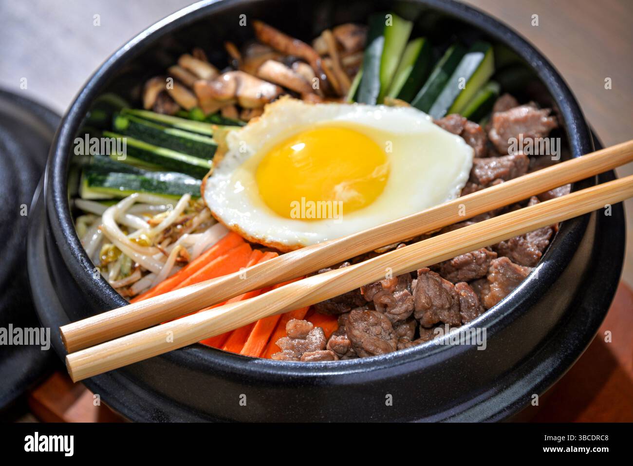 Bibimbap, ein koreanisches Reisgericht Stockfoto Bibimbap, ein koreanisches Reisgericht Stockfoto