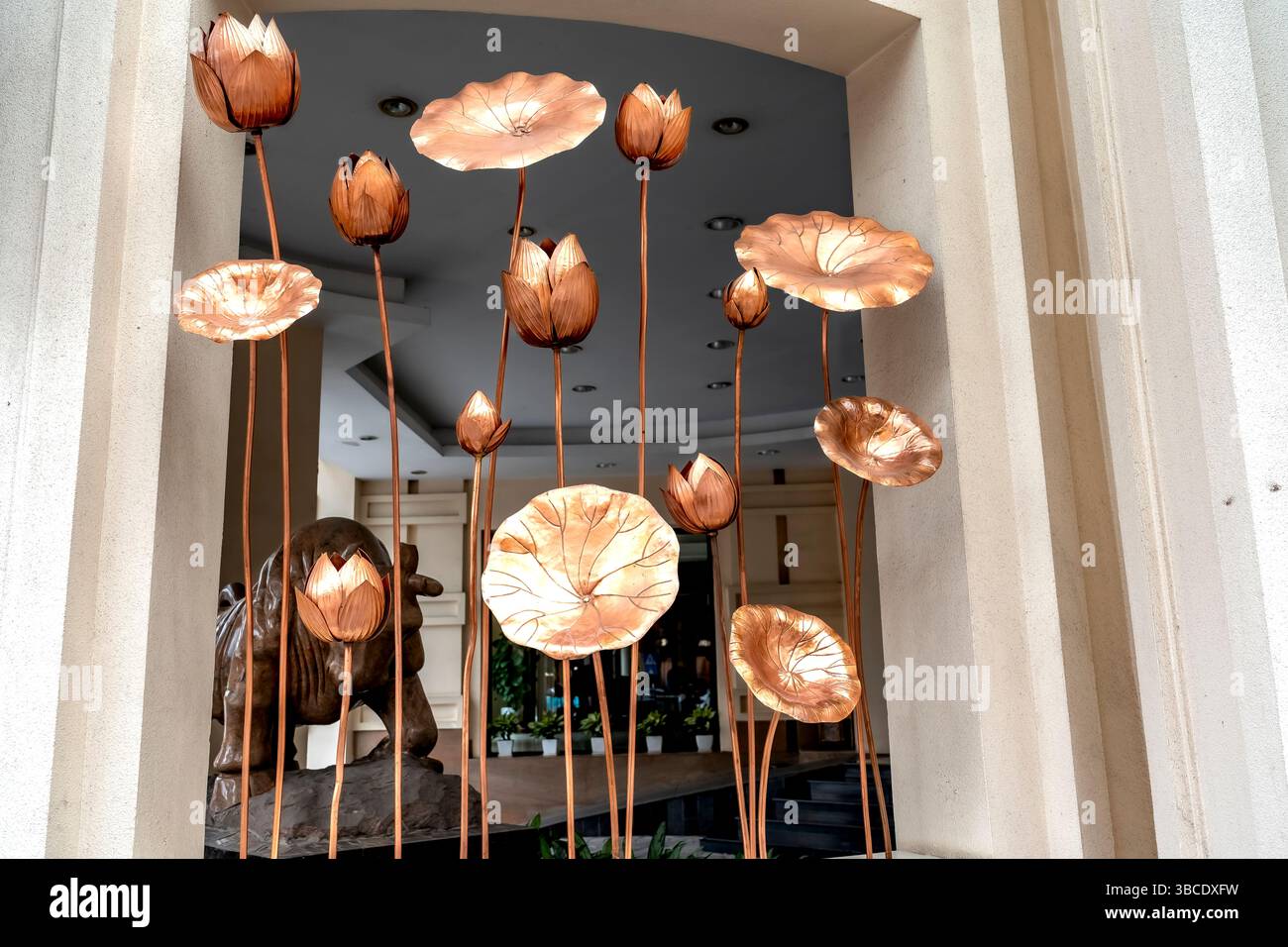 lotusblume aus Eisen und Messing Stockfoto