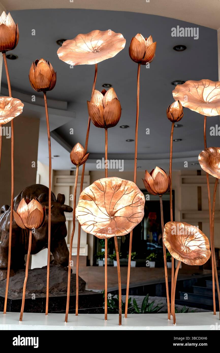 lotusblume aus Eisen und Messing Stockfoto