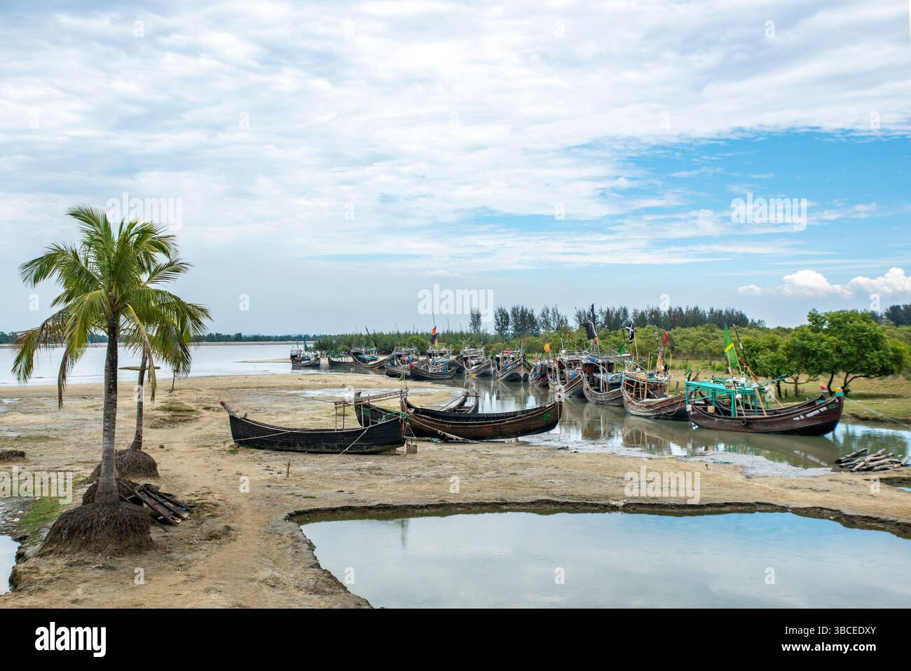 Der Klimawandel und seine Auswirkungen auf Bangladesch. Der Klimawandel stellt eine erhebliche Bedrohung für die Küstengebiete Bangladeschs dar, einschließlich des erhöhten Meeresspiegels, Stockfoto
