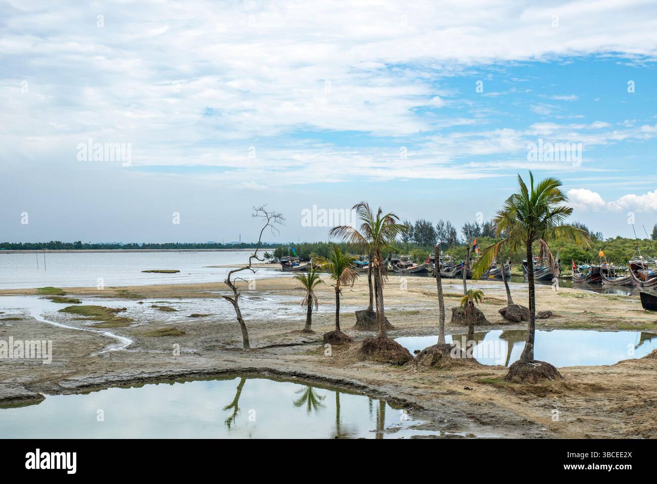 Der Klimawandel und seine Auswirkungen auf Bangladesch. Der Klimawandel stellt eine erhebliche Bedrohung für die Küstengebiete Bangladeschs dar, einschließlich des erhöhten Meeresspiegels, Stockfoto