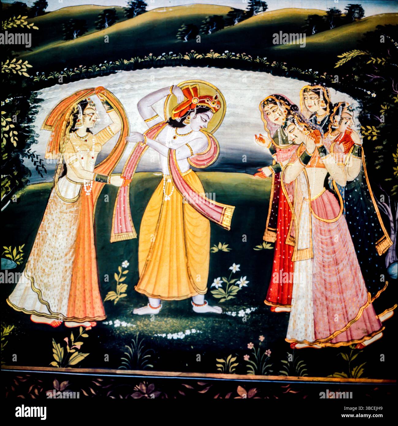 Wie der Name schon sagt, sind Miniaturgemälde farbenfrohe handgefertigte Gemälde, die sehr klein sind. Die Farben in den Gemälden stammen aus verschiedenen natürlichen Quellen wie Gemüse, Indigo, Edelsteine, Gold und Silber. Während Künstler auf der ganzen Welt ihr jeweiliges Thema durch ihre Gemälde vermitteln, besteht das häufigste Thema, das in den Miniaturgemälden Indiens verwendet wird, aus den Ragas oder einem Muster von musikalischen Noten sowie religiösen und mythologischen Geschichten. Diese werden auf Materialien wie Papier, Stoff, Elfenbein ausgeführt. Stockfoto