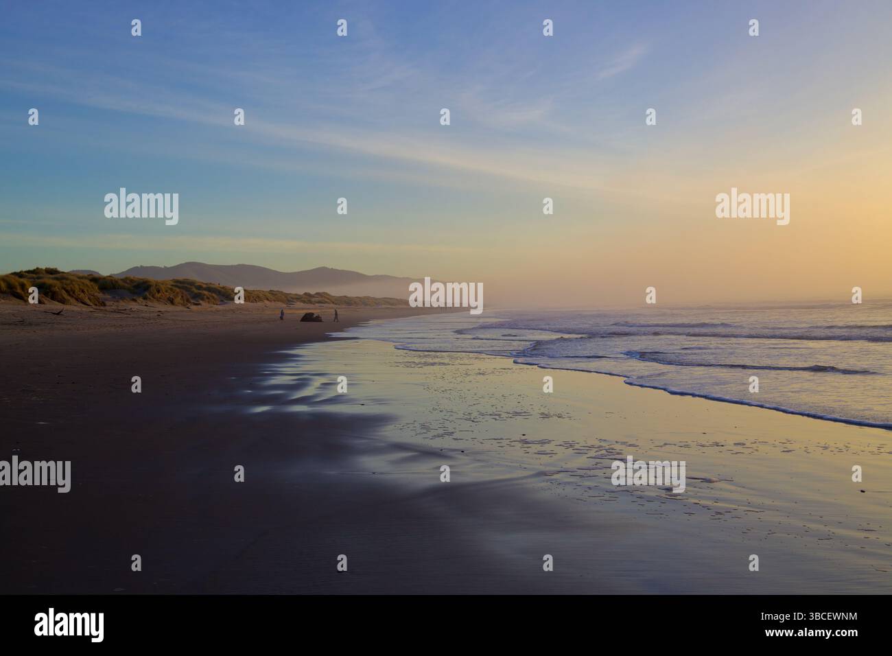 Sonnenuntergang am Nehalem Beach, Manzanita, Oregon Stockfoto