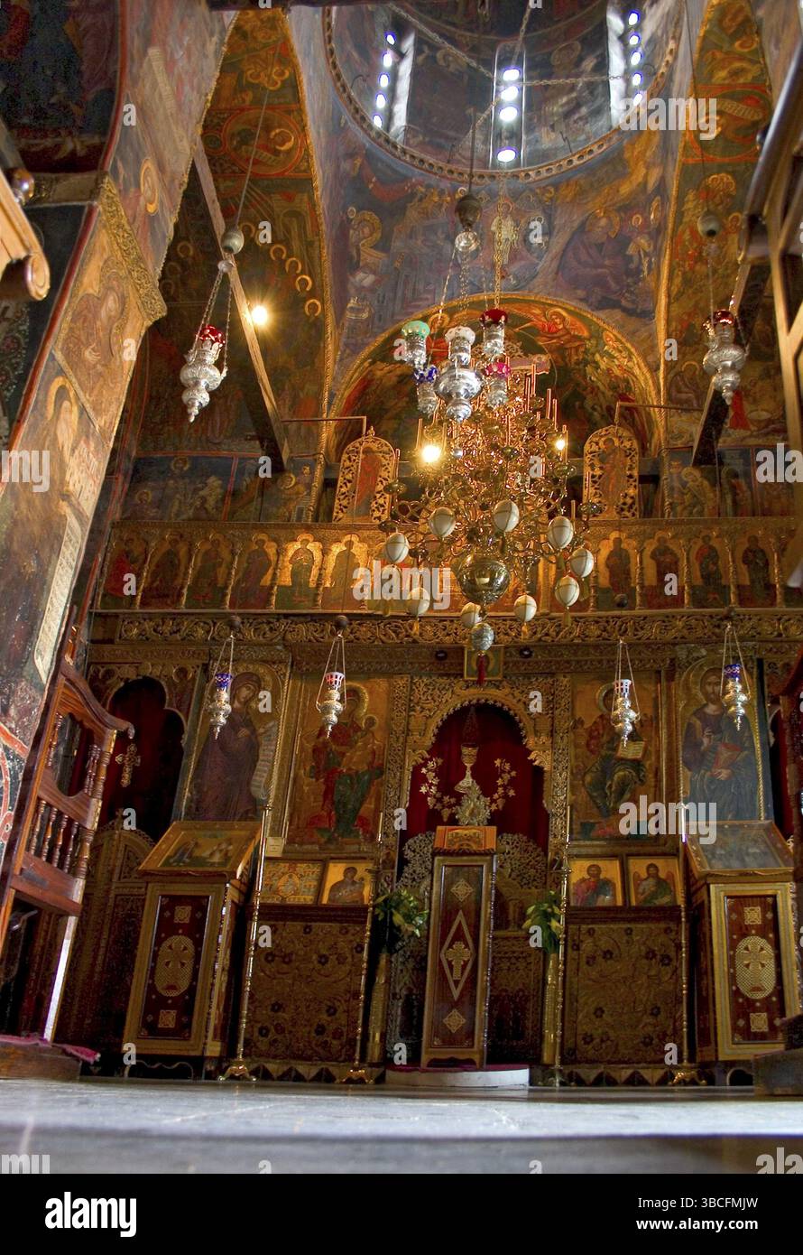 Inneres der griechisch-orthodoxen Kirche im Meteora-Kloster Varlaam, Thessalien, Griechenland, Inneres der Griechisch-orthodoxen Kirche im Meteora-Kloster Varlaam, Stockfoto