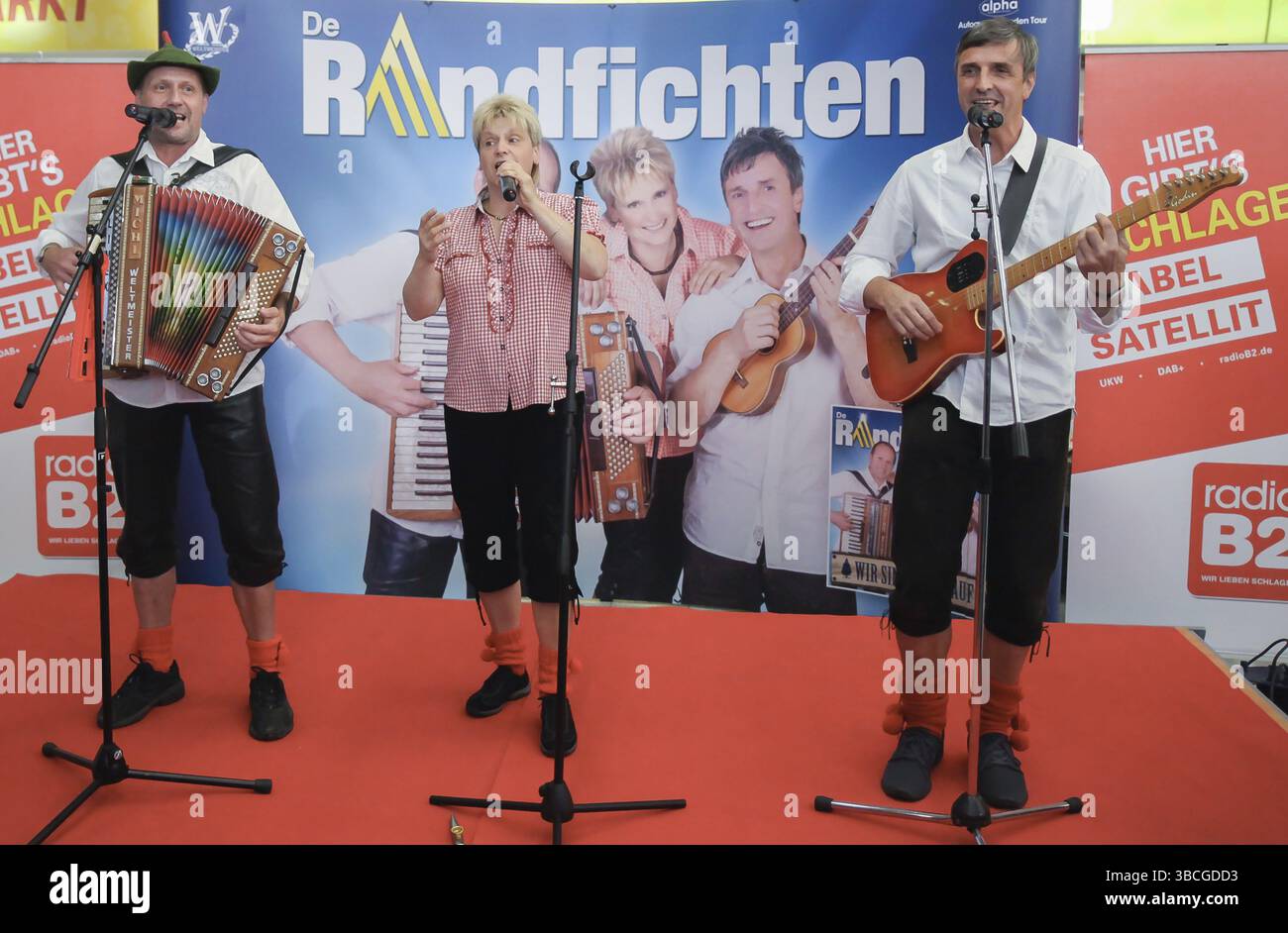 Volksmusikgruppe de Randfichten trat auf 28.9.15 Magdeburg auf, Volksmusikgruppe de Randfichten trat am 28. September 2015 Magdeburg auf Stockfoto
