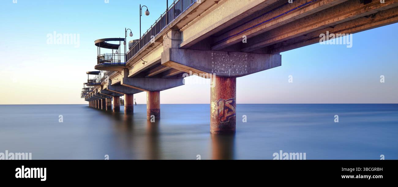 Die Ostsee, Mi?dzyzdroje (Misdroy) ist eine Stadt und ein Badeort im Nordwesten Polens auf der Insel Wolin an der Ostseeküste. Zuvor im Stockfoto