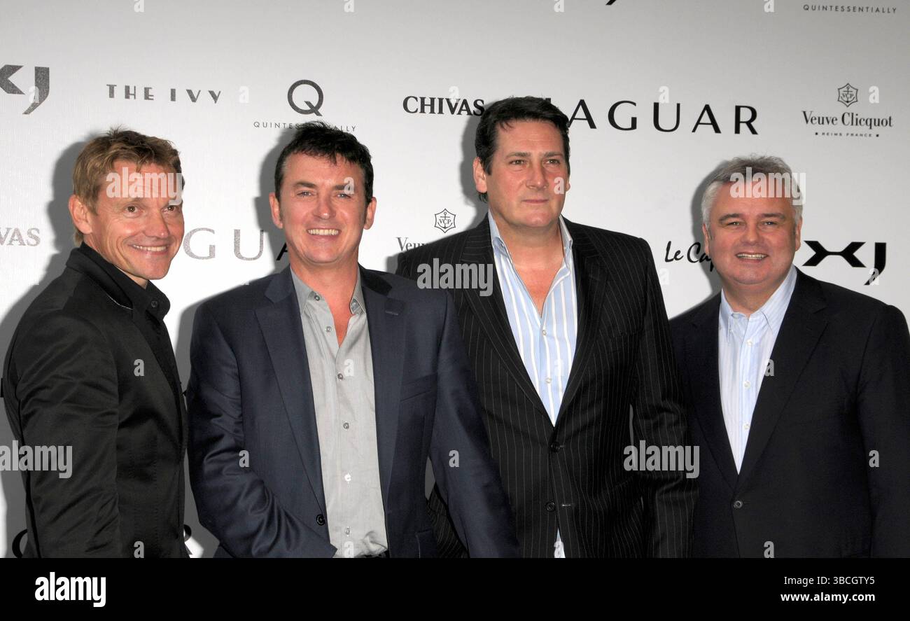 Shane Ritchie, Tony Hadley und Eamonn Holmes bei der Jaguar XJ Launch Party, die am 9. Juli 2009 in der Saatchi Gallery in London stattfand Stockfoto