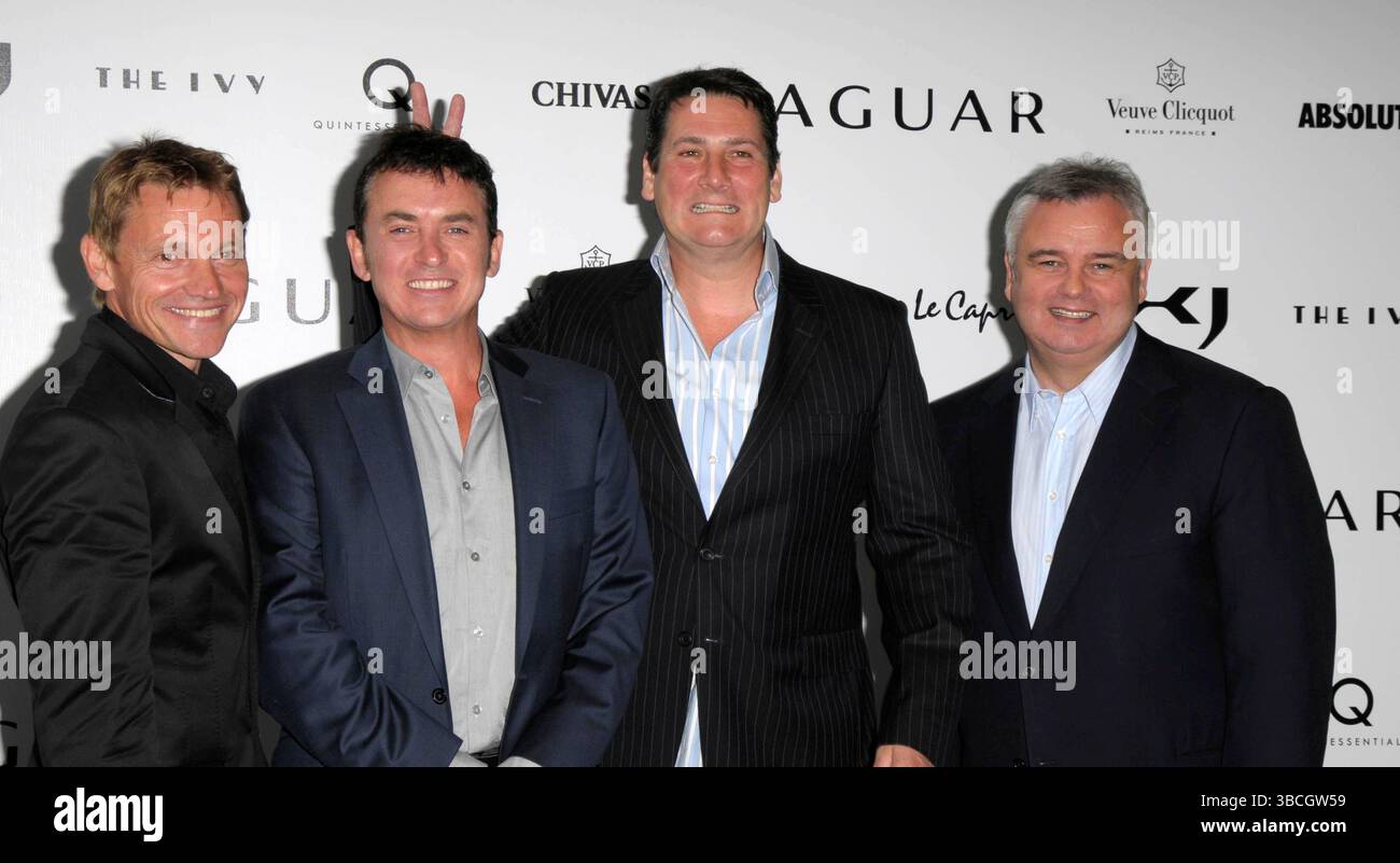 Shane Ritchie, Tony Hadley und Eamonn Holmes bei der Jaguar XJ Launch Party, die am 9. Juli 2009 in der Saatchi Gallery in London stattfand Stockfoto