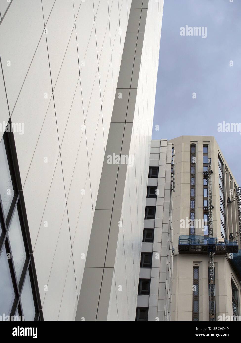 Leeds, West yorkshire, vereinigtes Königreich, 11. Mai 2021: Hohe moderne Gebäude am merrion Way im Zentrum von leeds, einschließlich Arena Point Offices und Einheit Stockfoto