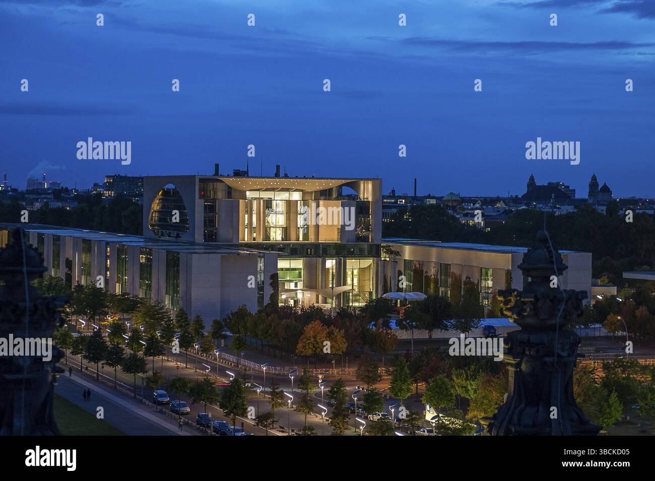 Berlin, berliner, blau, Brücke, Gebäude, Hauptstadt, Kathedrale, Kirche, Stadt, Stadtbild, Kultur, Reiseziel, dom, Innenstadt, europa, europäisch, berühmt, Stockfoto