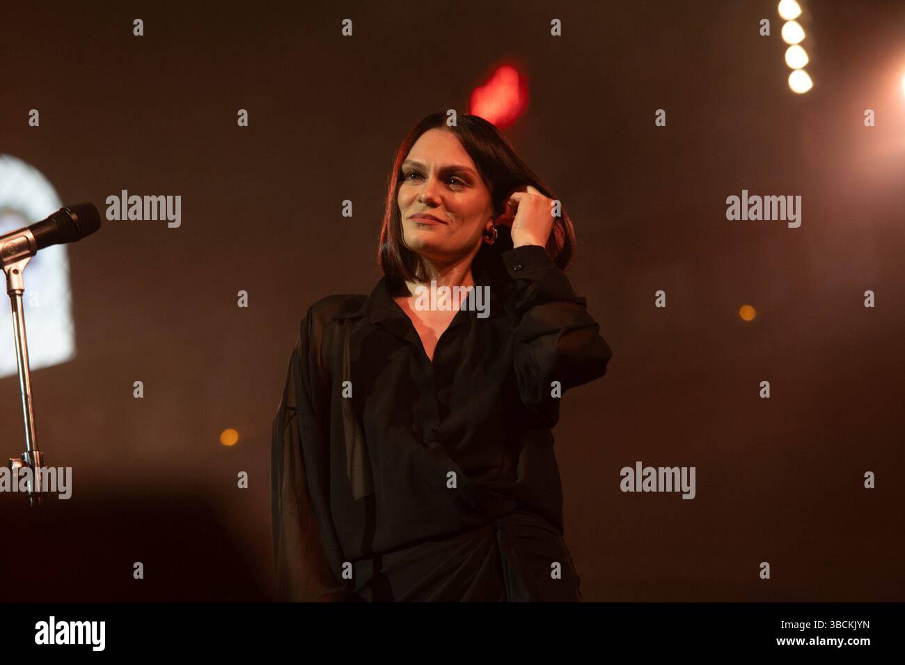 London, England. Mai 2025. Jessie J verzaubert das Publikum bei einer akustischen intimen Vorstellung in der legendären Union Chapel. Cristina Massei/Alamy Live News Stockfoto