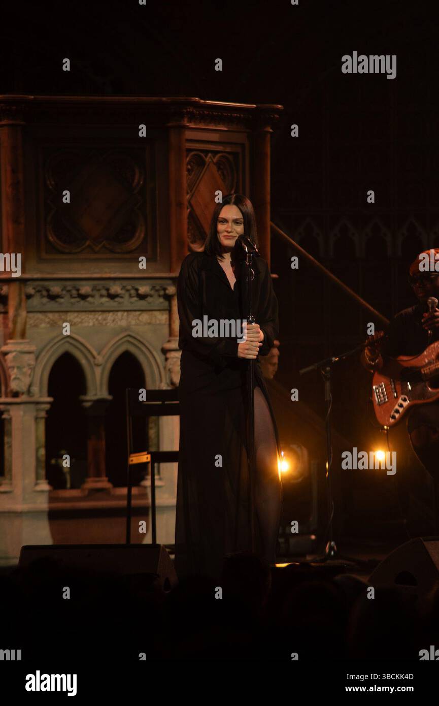 London, England. Mai 2025. Jessie J verzaubert das Publikum bei einer akustischen intimen Vorstellung in der legendären Union Chapel. Cristina Massei/Alamy Live News Stockfoto