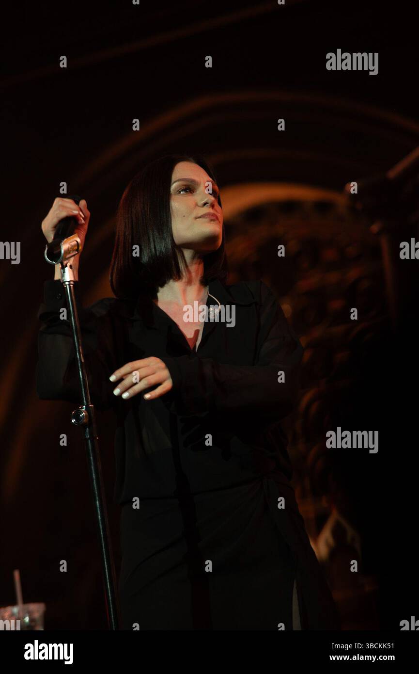 London, England. Mai 2025. Jessie J verzaubert das Publikum bei einer akustischen intimen Vorstellung in der legendären Union Chapel. Cristina Massei/Alamy Live News Stockfoto