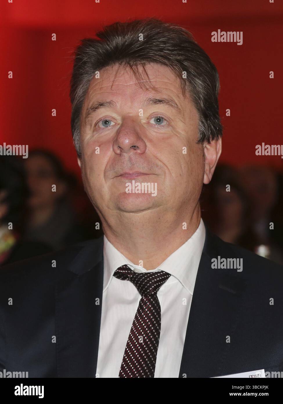 Oberbürgermeister der Landeshauptstadt Magdeburg Dr. Lutz Truemper (nicht-Partei) bei der 13. Generalversammlung des DOSB am 3. Dezember 2016 in Magdeburg Stockfoto