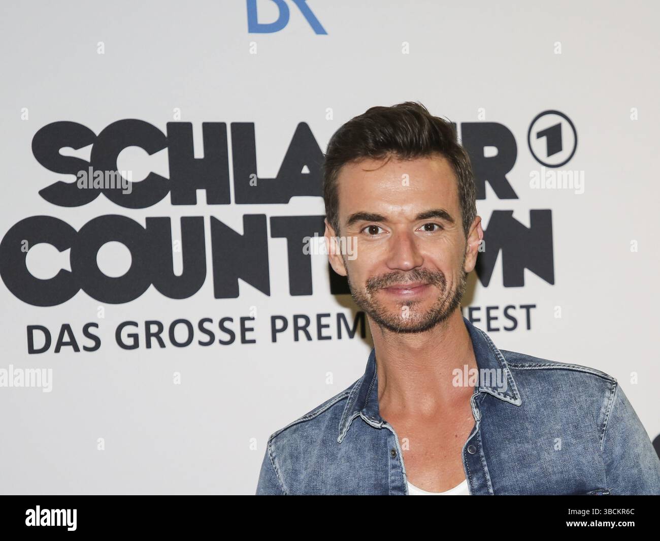 Moderator und Sänger Florian Silbereisen auf dem roten Teppich für die ARD-Fernsehsendung Schlager Countdown am 25. März 2017 in Oldenburg Stockfoto