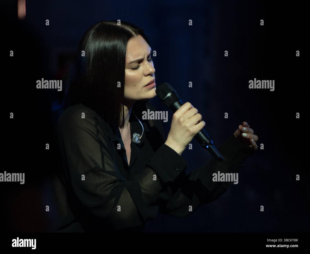 London, England. Mai 2025. Jessie J verzaubert das Publikum bei einer akustischen intimen Vorstellung in der legendären Union Chapel. Cristina Massei/Alamy Live News Stockfoto